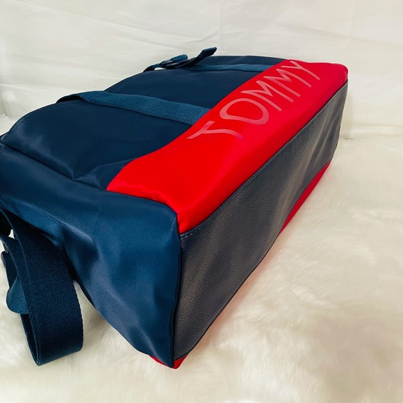 NWT Tommy Hilfiger Blue Duffle Bag - Picture 3 of 12